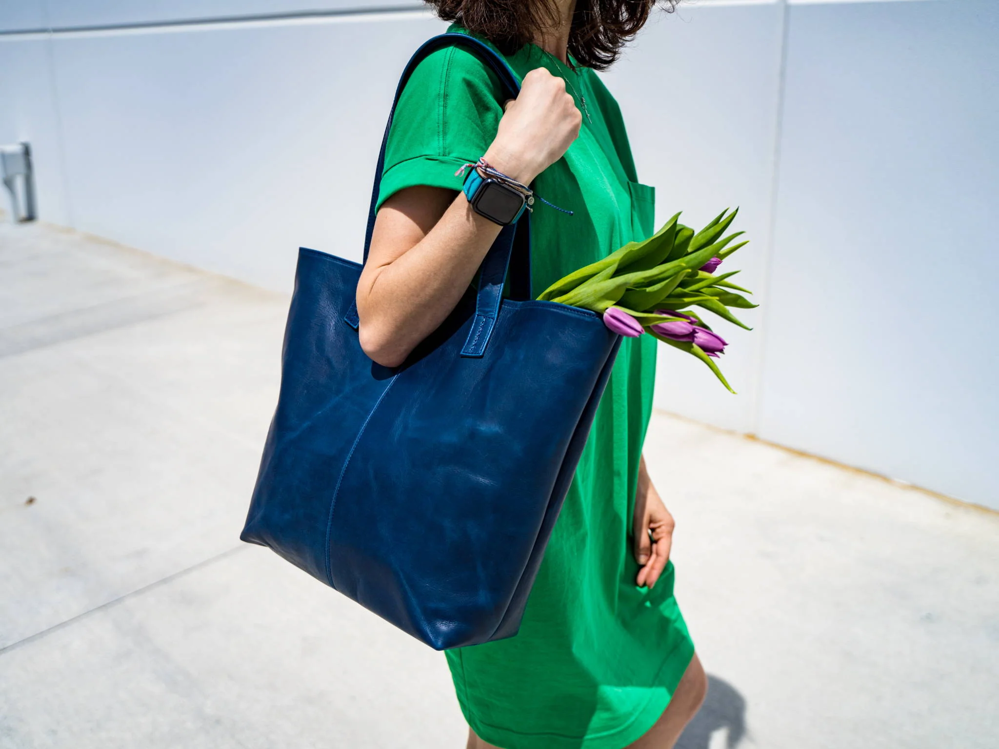 Best Blue Leather Tote Bag 2023: A Review And Buying Guide